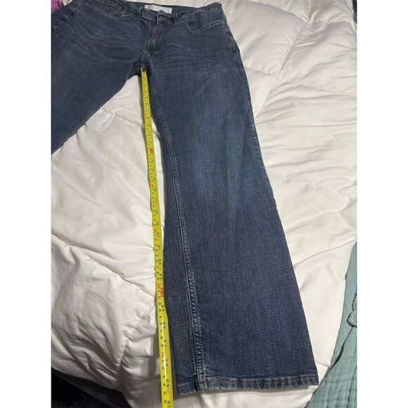 Levi's Men's Straight Jeans Standard Waist 34x32 Medium Blue Denim - Picture 8 of 9